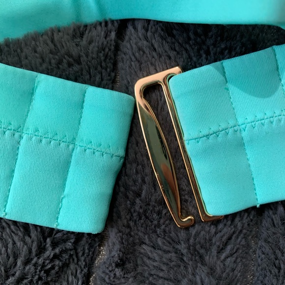 Victoria's Secret Blue Bikini - Picture 5 of 8